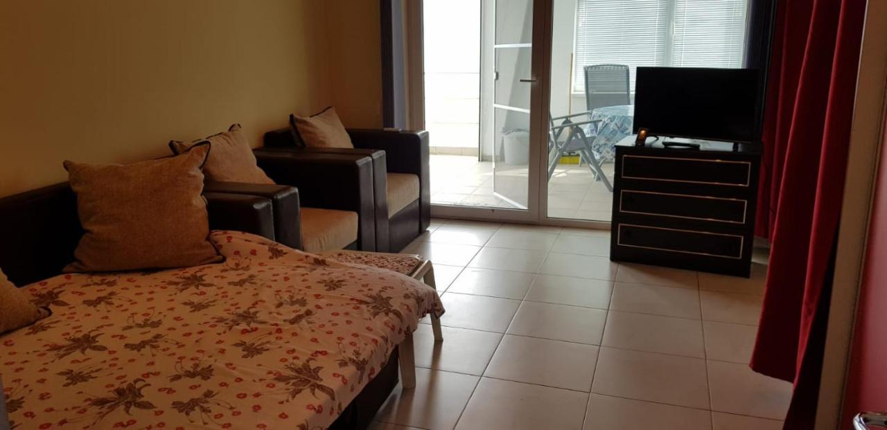 Nasty Apartament Костинещи Екстериор снимка